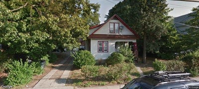 /international/us/21-e-clinton-ave-roosevelt-ny-110108652932/