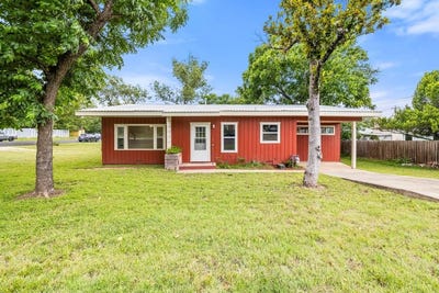 /international/us/304-w-live-oak-st-fredericksburg-tx-110108203196/
