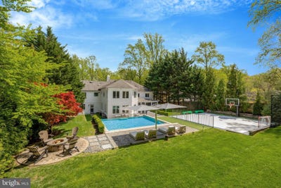 /international/us/2850-rosemary-lane-falls-church-va-110099072820/?lang=en
