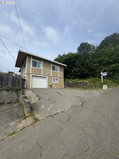 /international/us/521-n-birch-st-coquille-or-110105636689/