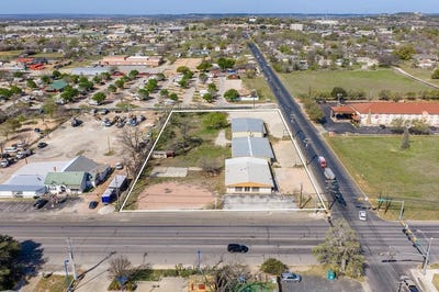 /international/us/702-s-washington-st-fredericksburg-tx-110106614279/