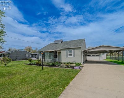 /international/us/4551-w-harbor-road-port-clinton-oh-110107652445/