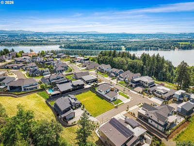 /international/us/4615-nw-paddock-ct-camas-wa-110109217165/