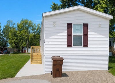/international/us/801-e-18-1-2-st-albert-lea-mn-110120533189/