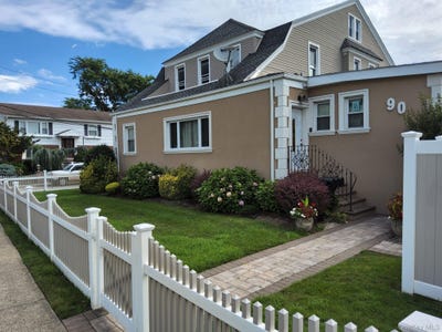 /international/us/90-hempstead-avenue-lynbrook-ny-110108957652/