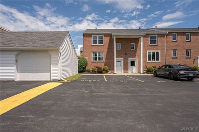 /international/us/3903-bowen-road-lancaster-ny-110108963048/