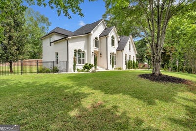 /international/us/4221-willow-oak-drive-gainesville-ga-110108542403/