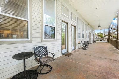 /international/us/8416-oak-street-new-orleans-la-110104996808/