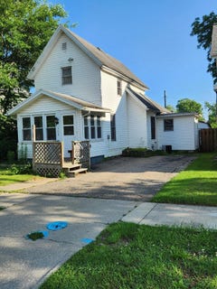 /international/us/103-e-telegraph-street-dowagiac-mi-110109086096/