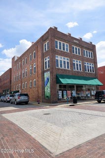 /international/us/603-e-colonial-avenue-elizabeth-city-nc-110107073846/