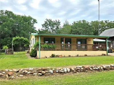 /international/us/1026-lakeview-lane-somerville-tx-110107459317/