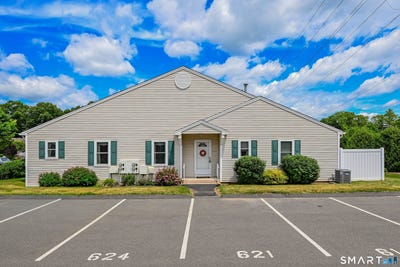 /international/us/621-overlook-path-southington-ct-110104439374/