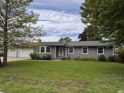 /international/us/834-e-franklin-street-macomb-il-110107893897/