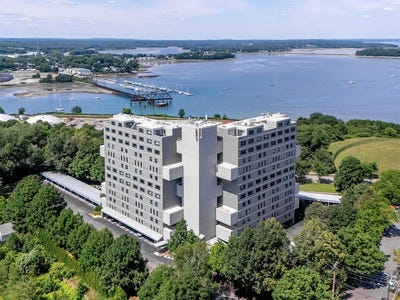 /international/us/340-eastern-promenade-portland-me-110108474110/