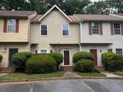 /international/us/2290-fairways-court-kennesaw-ga-110108378604/