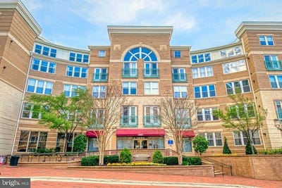 /international/us/12001-market-st-306-reston-va-110105411637/