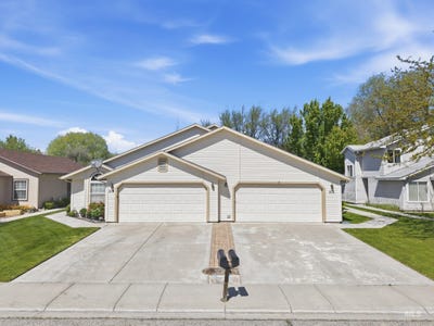 /international/us/212-s-valley-drive-nampa-id-110107697256/