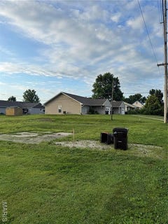 /international/us/815-n-dickerson-street-palmyra-mo-110100720569/