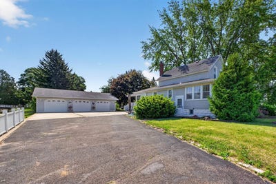 /international/us/807-washington-avenue-wabasha-mn-110108426593/
