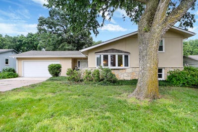 /international/us/119-riverview-drive-wamego-ks-110108140212/