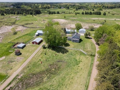 /international/us/38500-holly-street-nw-stanchfield-mn-110108236689/