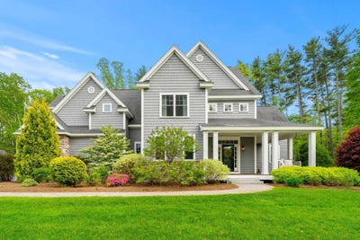 /international/us/10-lilac-court-bedford-nh-110108491246/