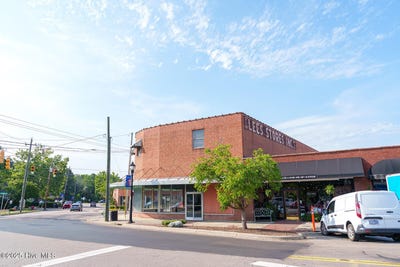 /international/us/124-w-main-street-aberdeen-nc-110103775516/
