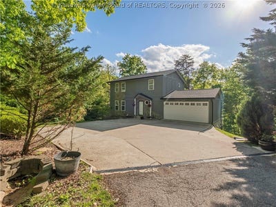 /international/us/8-beech-lane-hurricane-wv-110108532612/