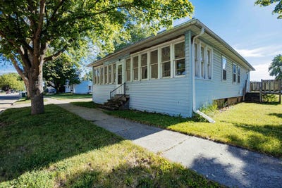 /international/us/99-n-bell-street-fond-du-lac-wi-110108397094/