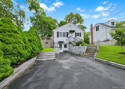 /international/us/228-hampton-avenue-mastic-ny-110108255126/
