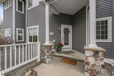 /international/us/1420-forest-park-drive-traverse-city-mi-110107869207/