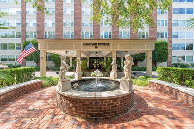 /international/us/101-s-hanover-avenue-lexington-ky-110108747099/