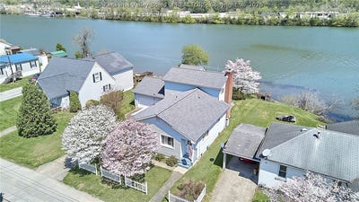 /international/us/13708-nancy-avenue-chesapeake-wv-110107289642/
