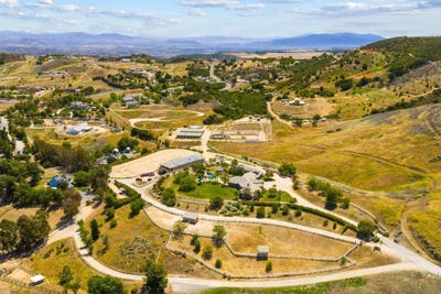 /international/us/20420-wendy-ln-murrieta-ca-110108108996/