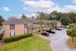 /international/us/6240-old-point-road-hanahan-sc-110107820892/