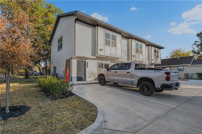 /international/us/601-w-24th-street-bryan-tx-110104275255/