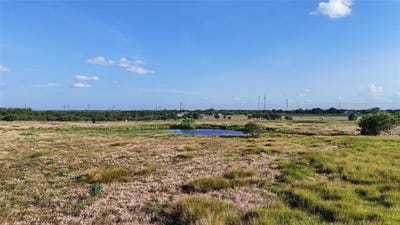 /international/us/2171-e-highway-237-round-top-tx-110119614139/