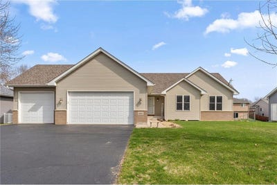 /international/us/13013-10th-avenue-s-zimmerman-mn-110107568593/