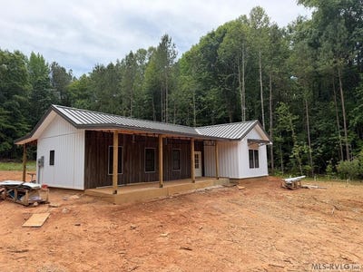 /international/us/162-marina-road-bracey-va-110108783529/