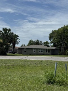 /international/us/207-henderson-palacios-tx-110100374949/