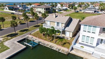 /international/us/264-marina-drive-port-aransas-tx-110102775226/
