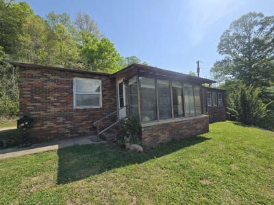/international/us/391-rose-road-pineville-ky-110107611810/