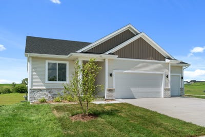 /international/us/3269-marigold-circle-pella-ia-110108011222/