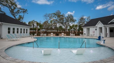 /international/us/115-beaumont-oaks-drive-wilmington-nc-110105214464/