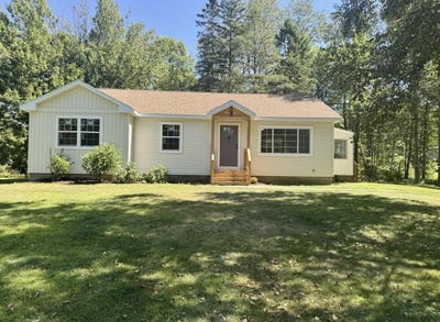 /international/us/549-hudson-road-glenburn-me-110107436545/