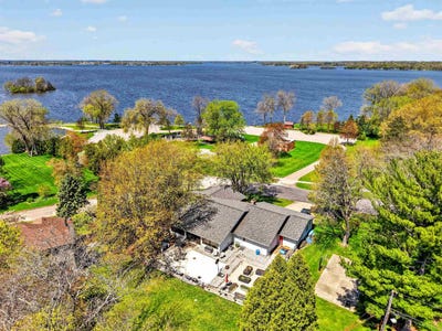 /international/us/1305-lake-shore-drive-beaver-dam-wi-110107697756/