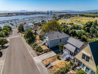 /international/us/114-kentucky-street-vallejo-ca-110108294149/
