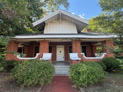 /international/us/521-n-1st-street-lufkin-tx-110105038470/