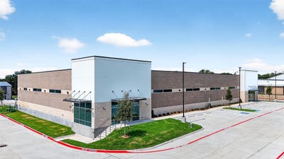 /international/us/304-progress-drive-sherman-tx-110104823122/