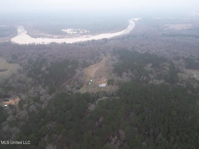 /international/us/7035-robertson-road-meadville-ms-110104781897/